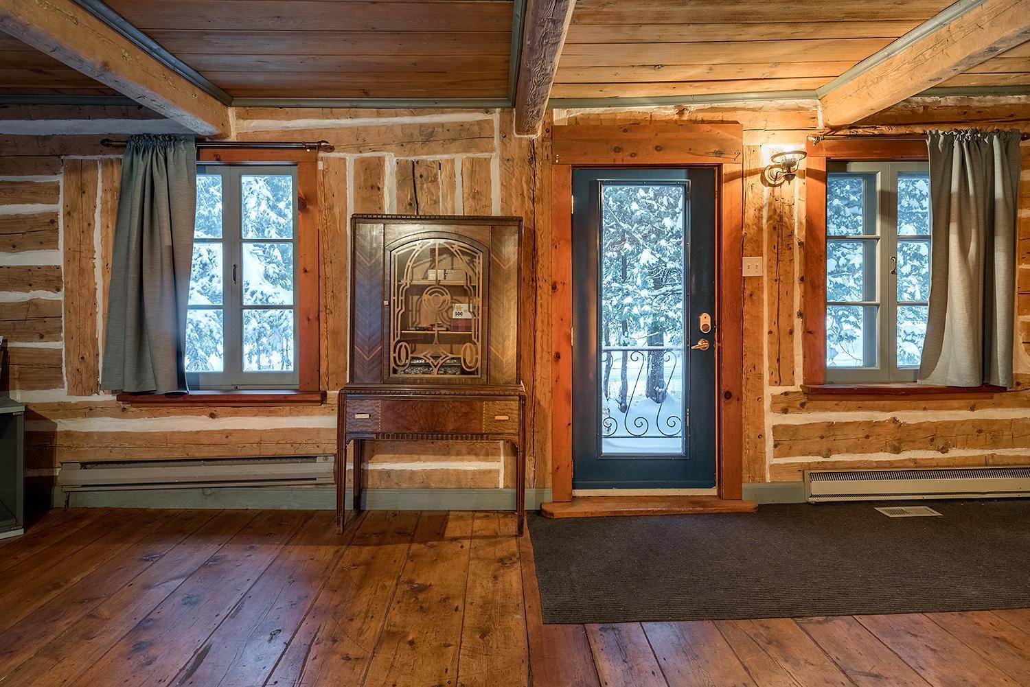 Ancestral Wooden Chalet - St-Gabriel De Brandon Mandeville Bagian luar foto