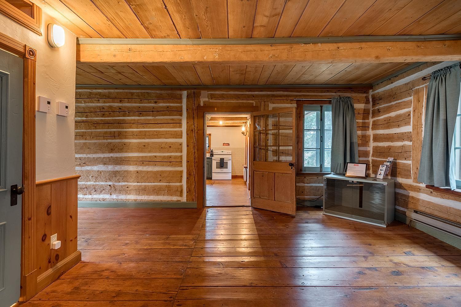 Ancestral Wooden Chalet - St-Gabriel De Brandon Mandeville Bagian luar foto